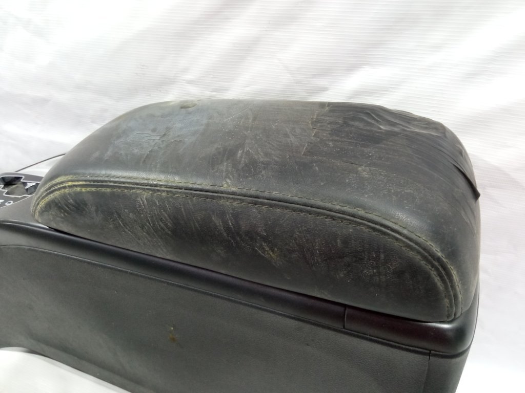  Подлокотник консоли центральной Dodge Journey `2011-2020 1VG31AVHAA Dodge Journey 4