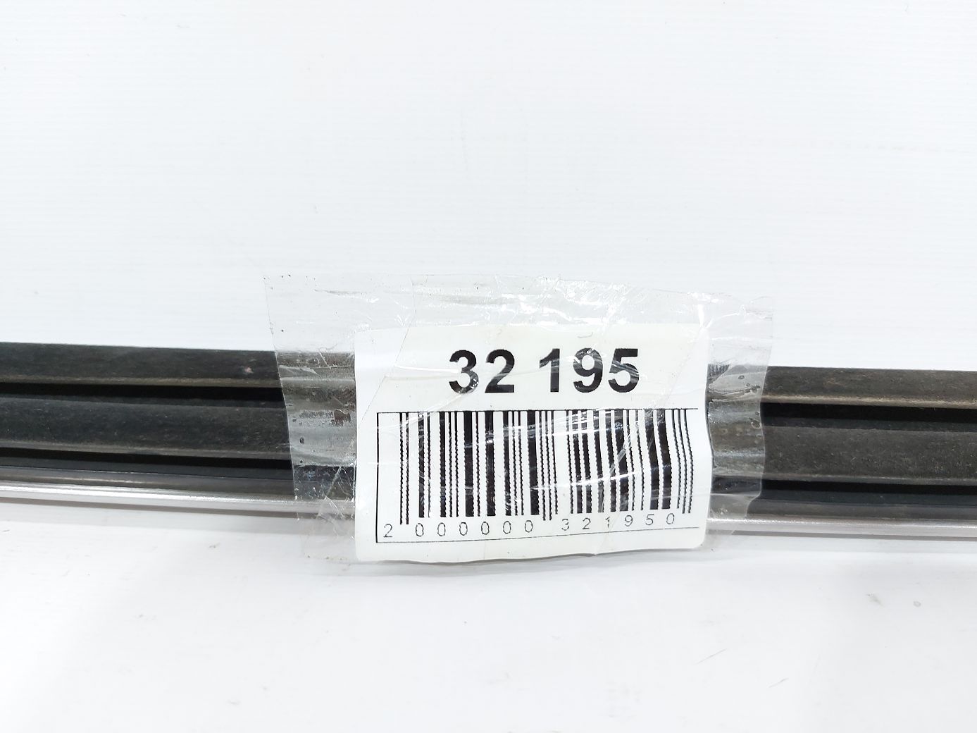 Mkt Уплотнительная резинка стекла двери передней левой наружн Lincoln MKT 2010-2019 AE9Z7420758A Lincoln MKT 5