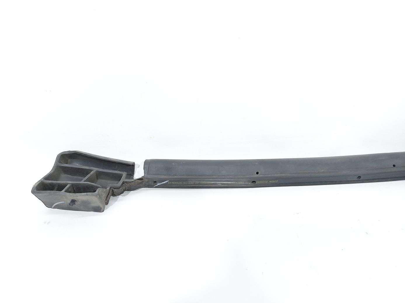 Trax Уплотнительная резинка капота задняя Chevrolet Trax 2017-2021 42354981 Chevrolet Trax 3