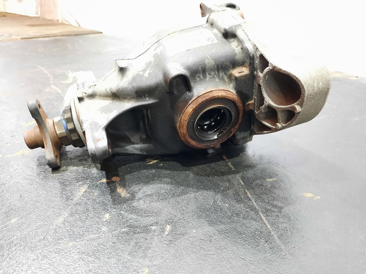 328i xdrive Редуктор задній BMW 328i xDrive 2013-2016 33107603748 BMW 328i xDrive 5