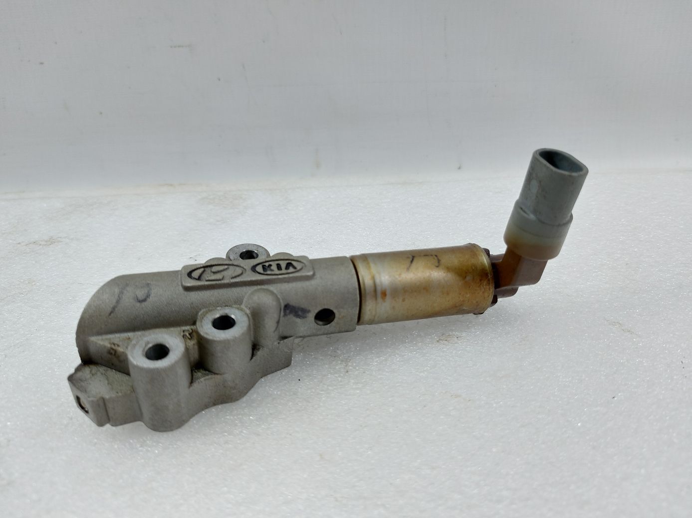 Cadenza Клапан регулювання фаз газорозподільного механізму (правий) Kia CADENZA 2014-2020 243603CAB2 Kia CADENZA 2 Cadenza Клапан регулювання фаз газорозподільного механізму (правий) Kia CADENZA 2014-2020 243603CAB2 Kia CADENZA 2