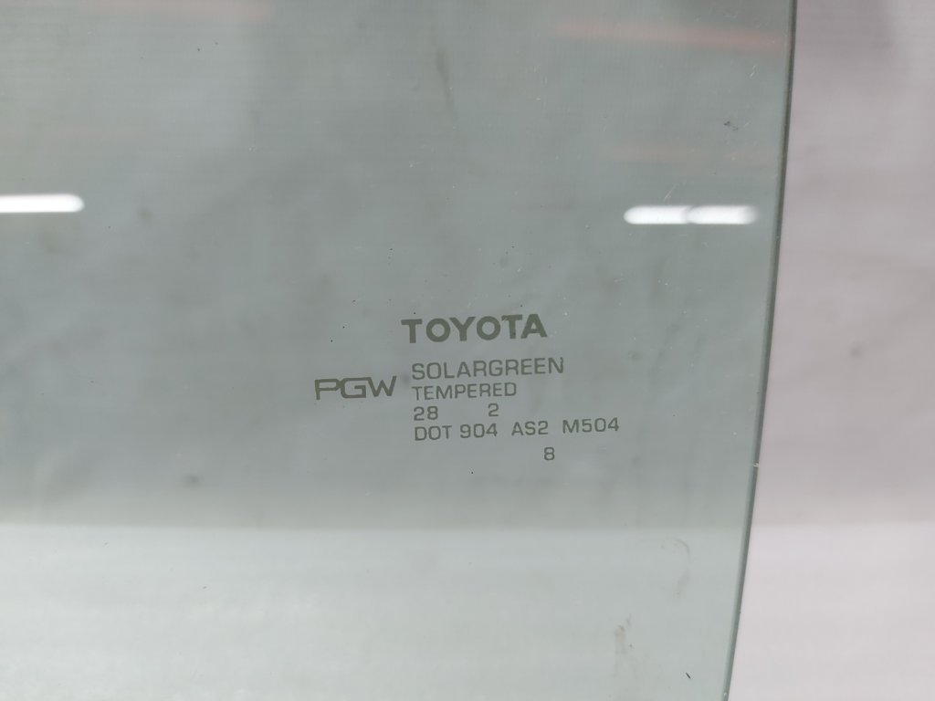 Corolla Скло дверей задньої лівої Toyota Corolla 2009-2013 6810402250 Toyota Corolla 2