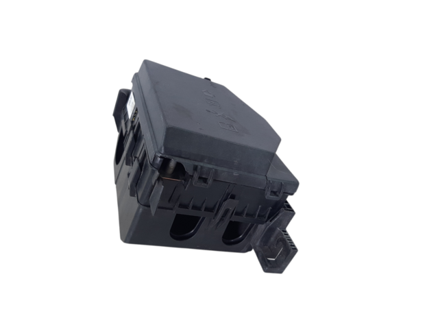 Bolt Блок предохранителей подкапотный Chevrolet Bolt EV 2017-2021 42500363 Chevrolet Bolt EV 3