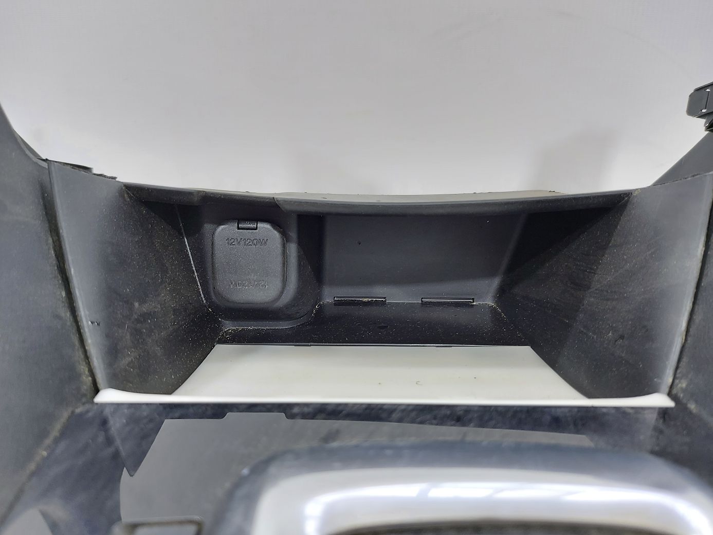 6 Консоль центральна передня частина Mazda 6 2014-2015 GHP964320B02 Mazda 6 4