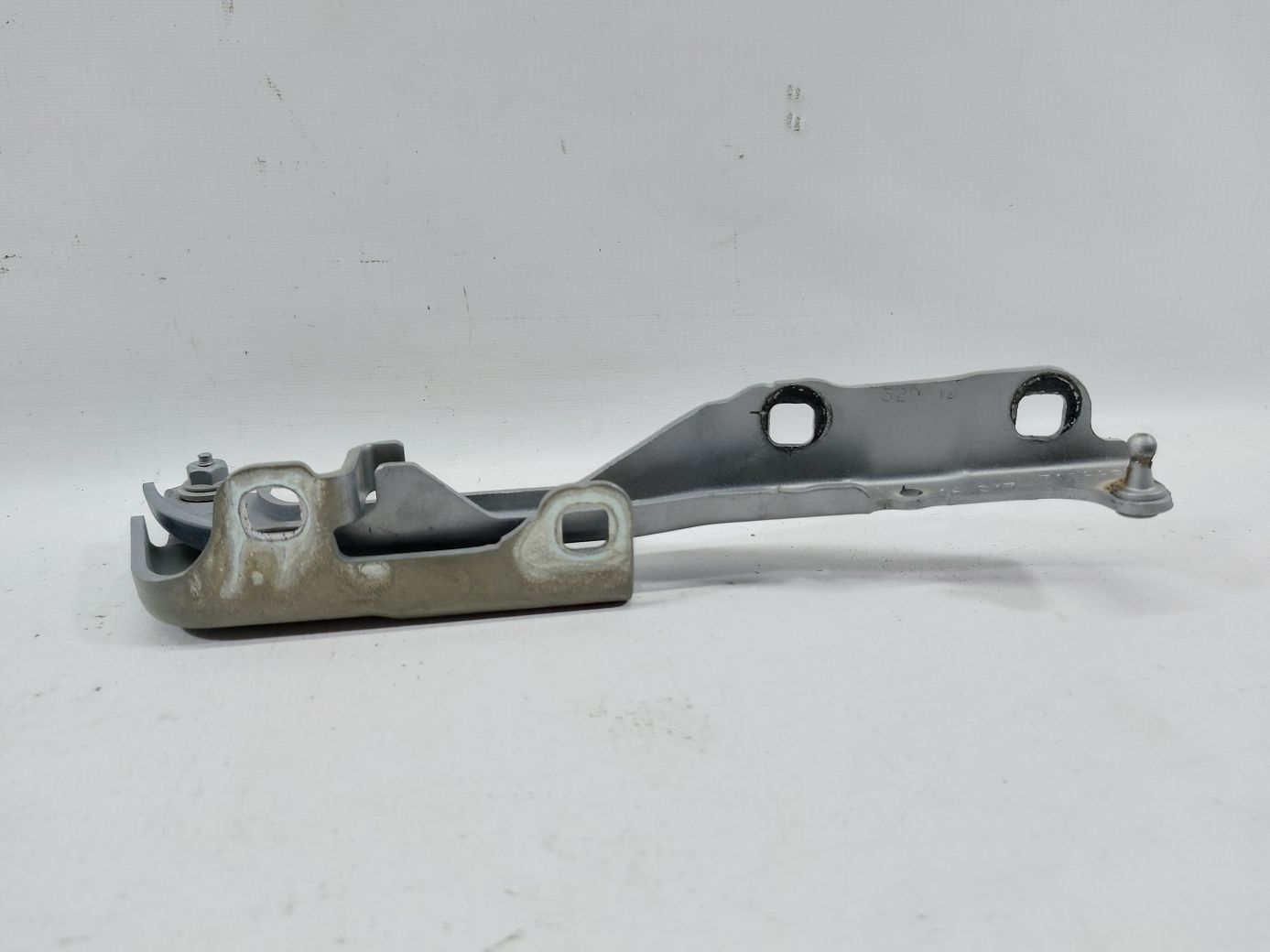 200 limited Петля капота левая Chrysler 200 Limited 2015-2017 68143719AA Chrysler 200 Limited 2