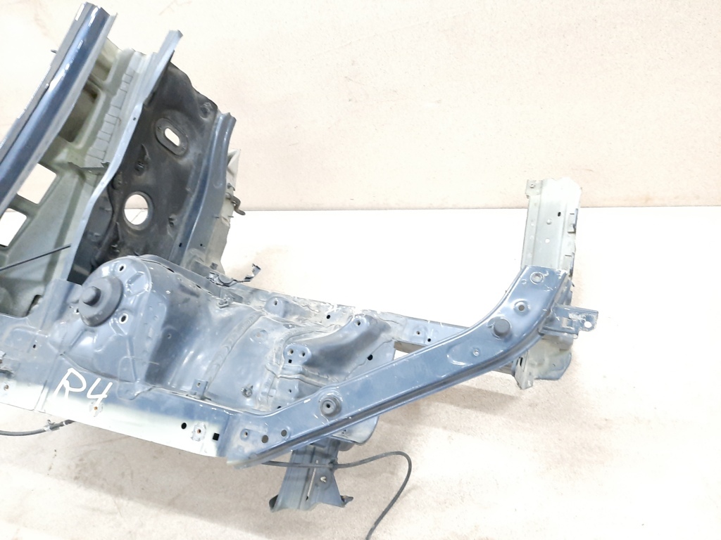 Cadenza Чверть передня права R4 Kia CADENZA 2014-2016 645023R500 Kia CADENZA 4