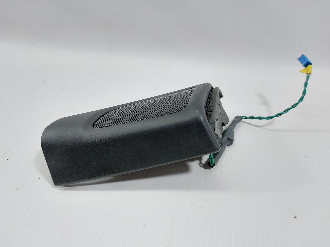 5 series Кутник передньої лівої внутрішній з динаміком BMW 5 series 2011-2016 51417318797 BMW 5 series 2