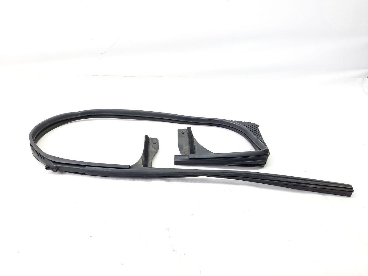 Cube Направляющая резинка стекла двери передней правой Nissan Cube 2009 803301FA2A Nissan Cube 4