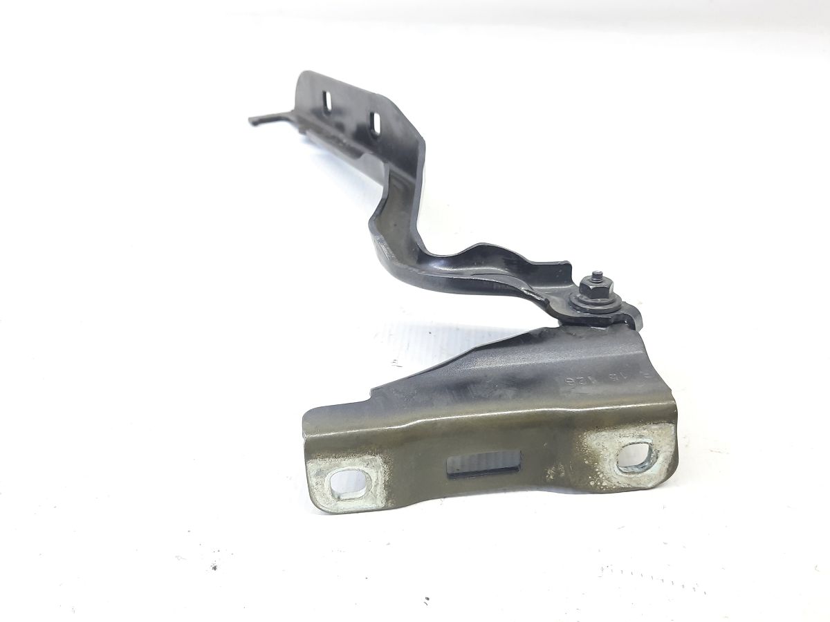 Dart Петля капота правая Dodge Dart 2013-2019 68082130AA Dodge Dart 4