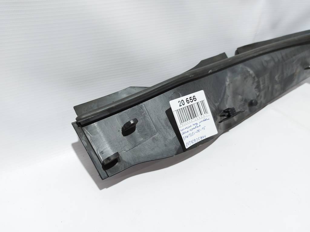 328i xdrive Накладка під лобове скло права BMW 328i xDrive 2006-2015 64316925974 BMW 328i xDrive 4