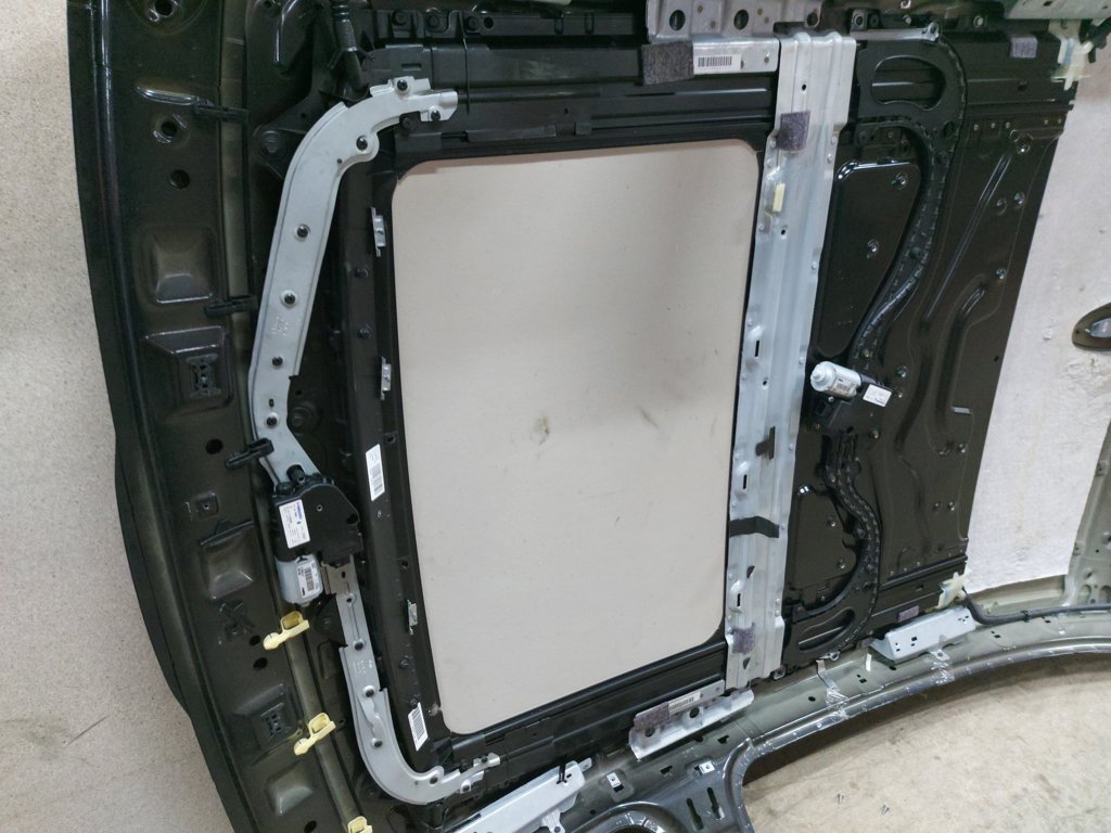 7 series Дах (метал) під люк BMW 7 2012 41317204407 BMW 7 8 7 series Дах (метал) під люк BMW 7 2012 41317204407 BMW 7 8