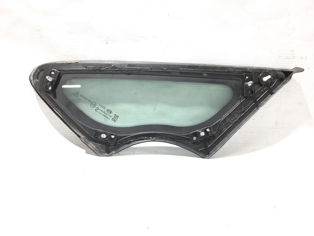 Forte Форточка стойки передней правая Kia Forte 2014-2018 86190A7020 Kia Forte 4