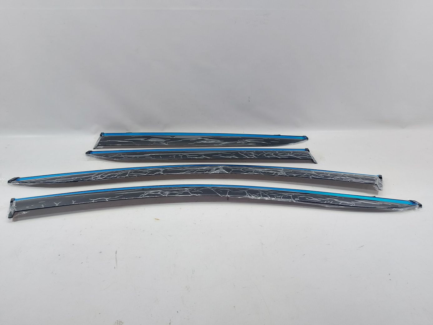 Ветровики боковых стекол. Дефлекторы окон Volkswagen dflc00001 Volkswagen ID.4X