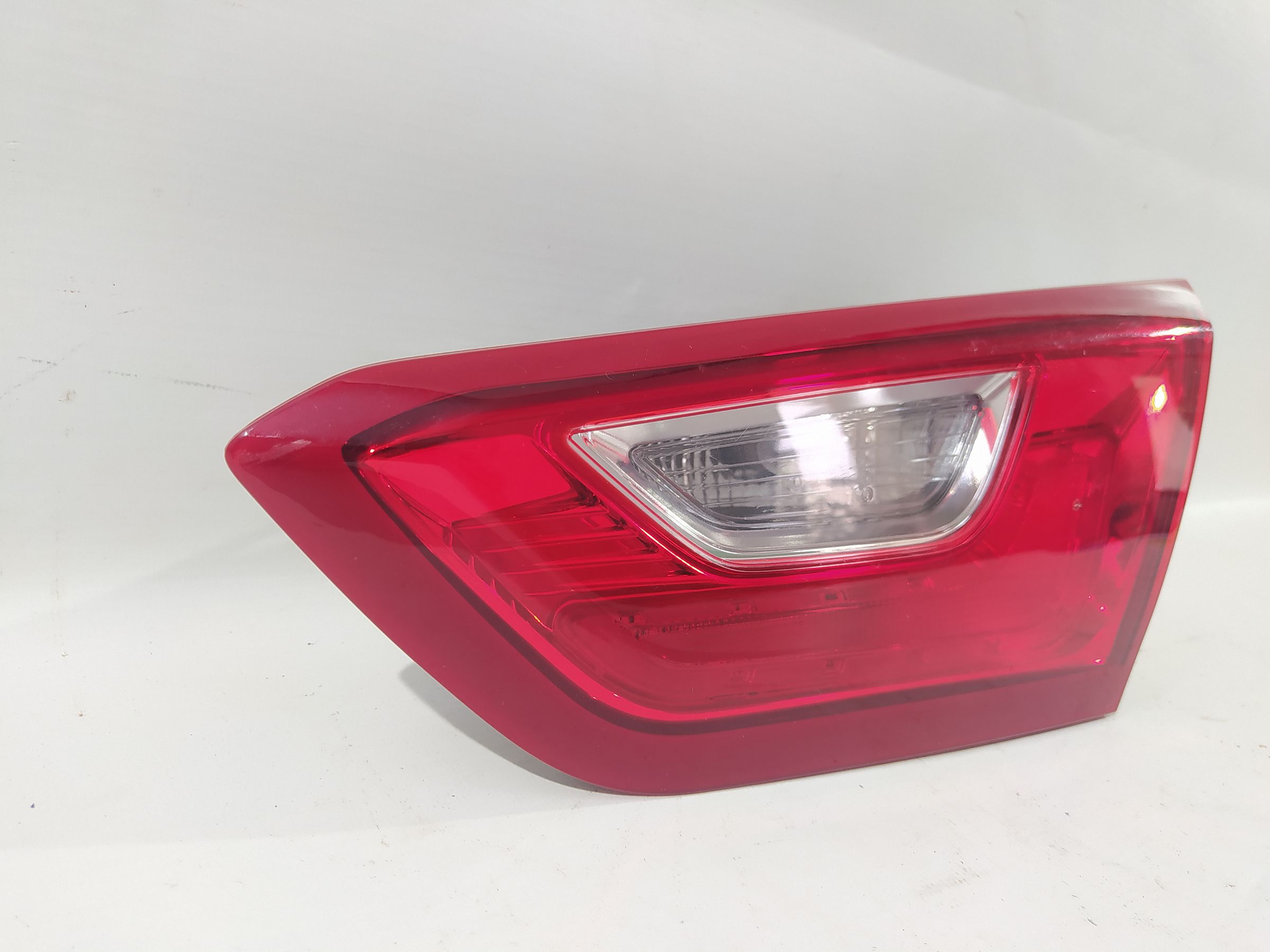 Malibu Фонарь крышки багажника правый Chevrolet Malibu 2016-2021 84130997 Chevrolet Malibu 17