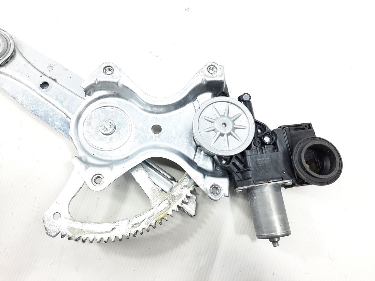 Sienna Стеклоподъемник двери задней правой Toyota Sienna 2011-2020 6980308020 Toyota Sienna 5