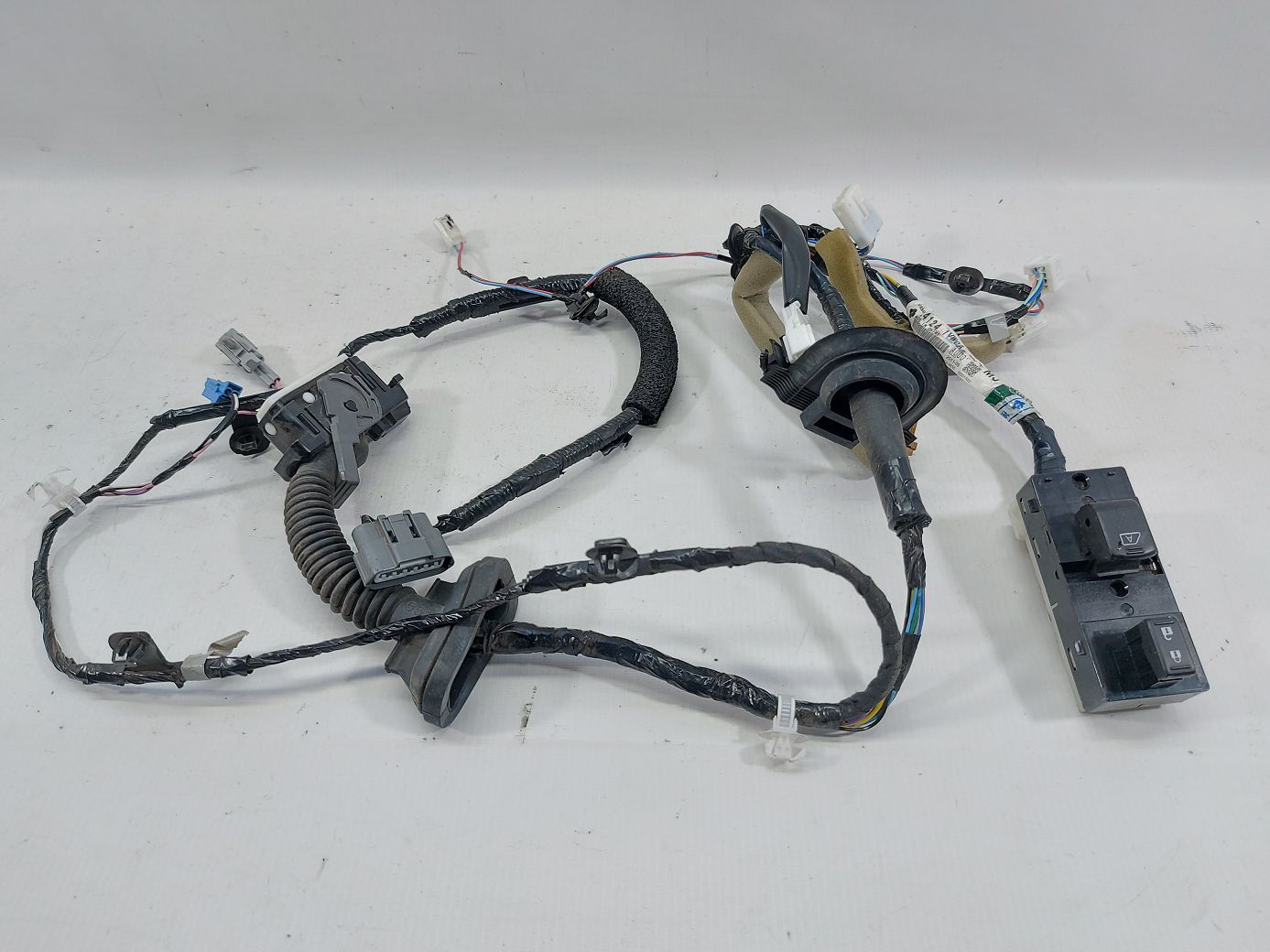 G25 Проводка двери передней правой Infiniti G25 2012 241241VW0A Infiniti G25 2