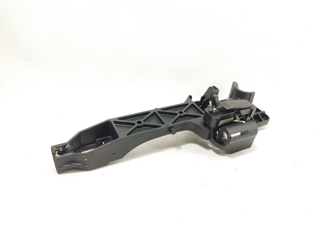 Sorento Кронштейн ручки двери задней правой Kia Sorento 2011-2015 83665C5000 Kia Sorento 3