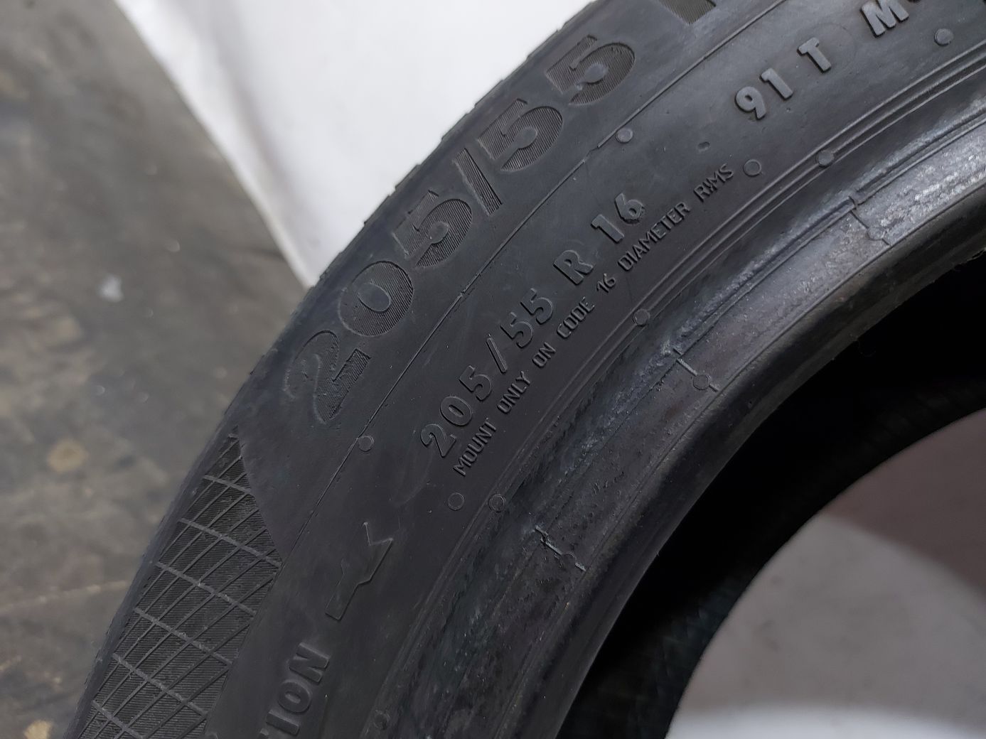 Всесезонные шины Гума Continental Conti Winter Contact 205/55R16 7