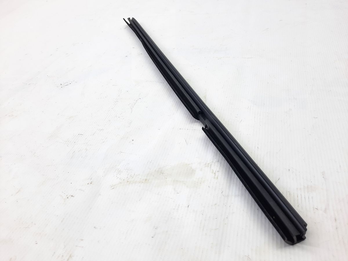 Patriot Ущільнювальна гумка скла двері задньої лівої внутрішня Jeep Patriot 2007-2017 5067751AB Jeep Patriot 3