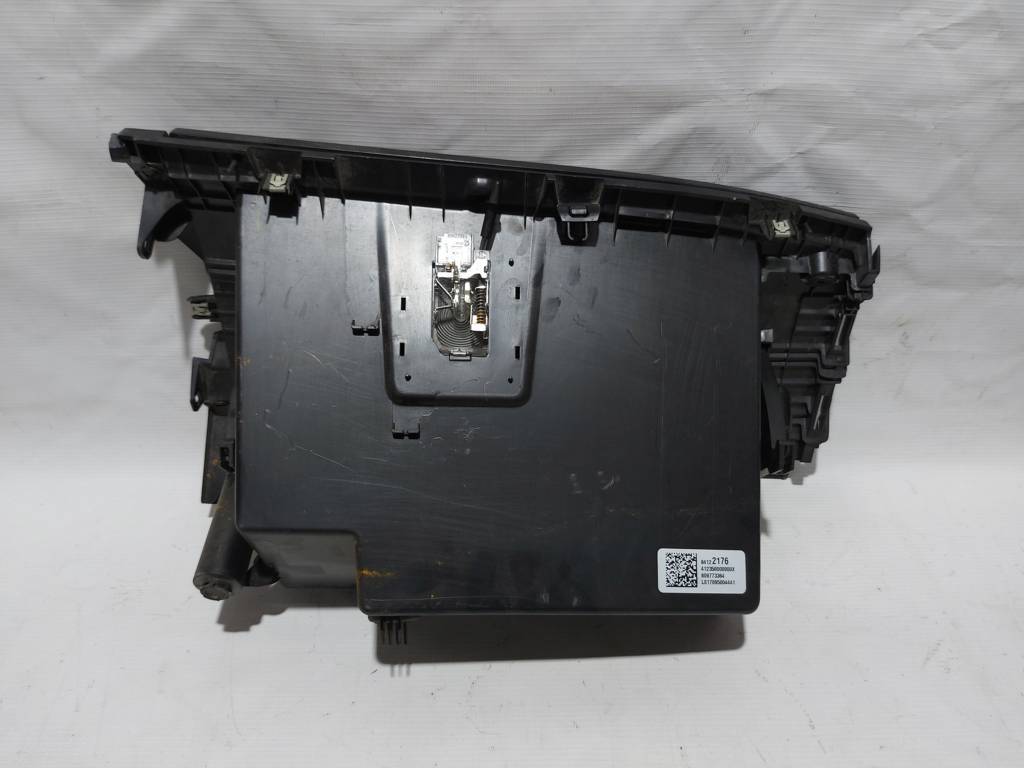 Cruze Бардачок Chevrolet Cruze 2016-2019 84122176 Chevrolet Cruze 4