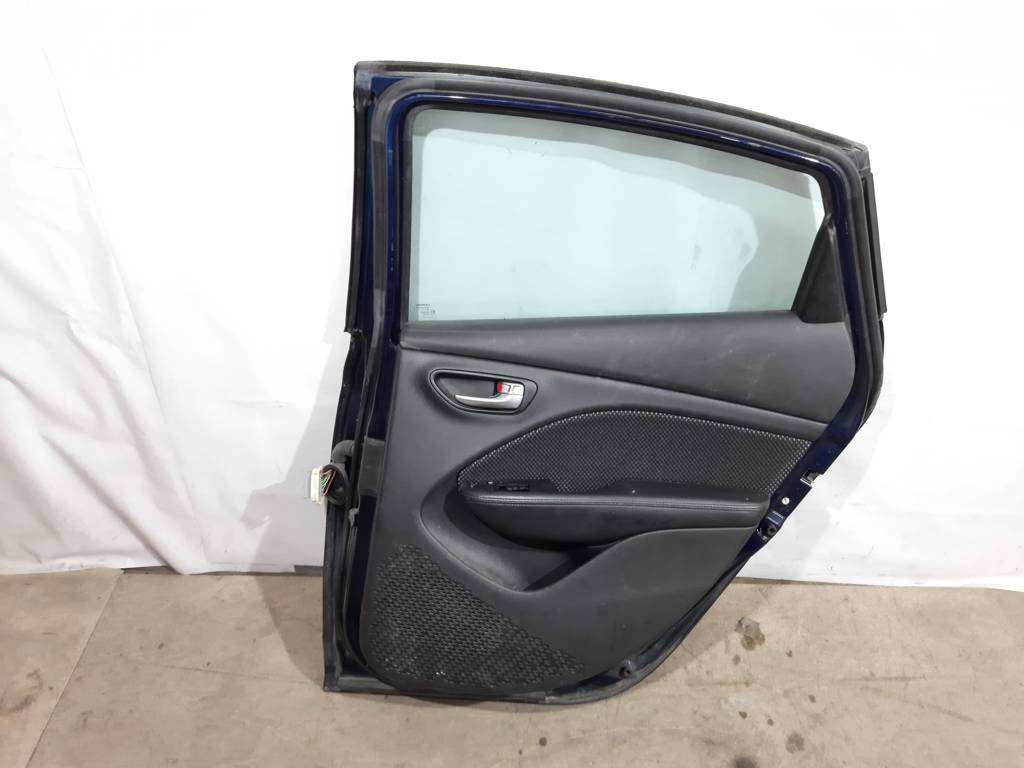 Dart Дверь задняя правая Dodge Dart 2013-2019 68158726AD Dodge Dart 11
