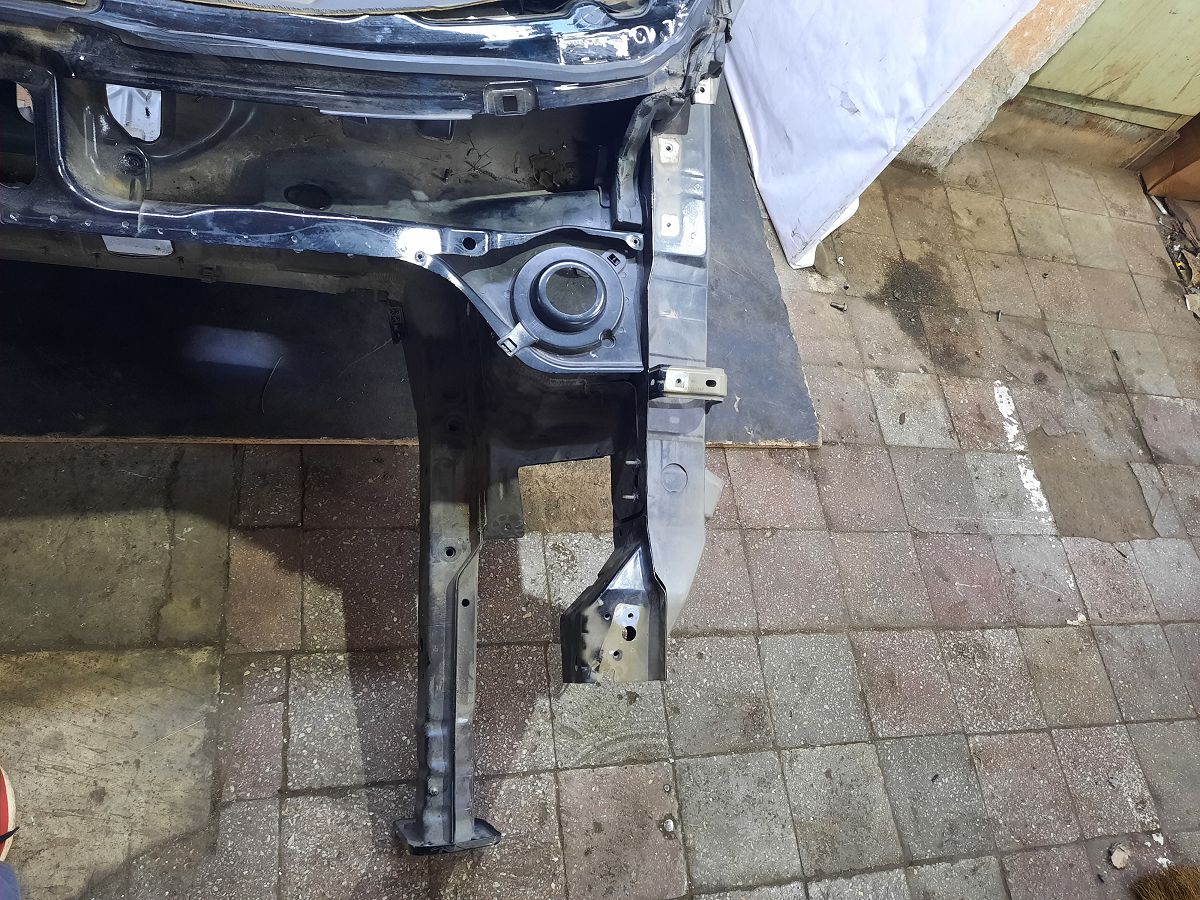 Dart. Четверть передняя левая со стаканом Dodge Dart 2013-2019 68105063AB Dodge Dart