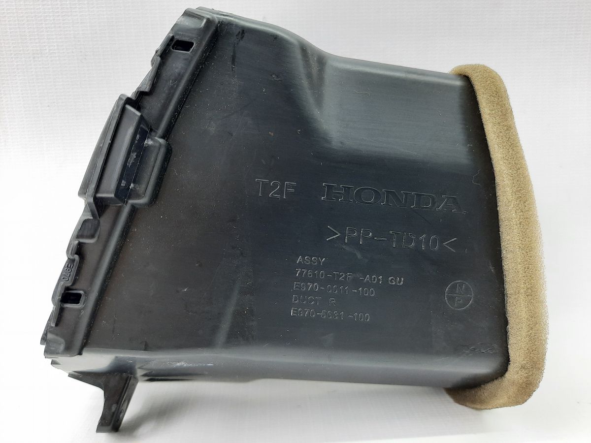 Accord Решітка повітроводу торпеди центральна права Honda Accord Sedan 2013-2017 77610T2FA01ZA Honda Accord Sedan 2