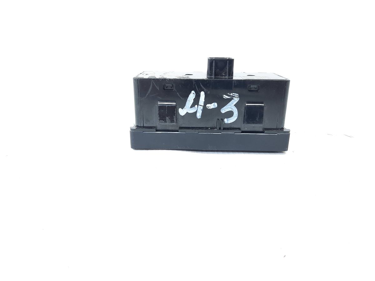 3 Блок кнопок торпеды Mazda 3 2014-2018 BASD66170A Mazda 3 2
