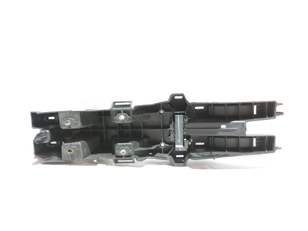 Journey Крепление консоли центральной Dodge Journey 2012-2016 3000549LFN Dodge Journey 6