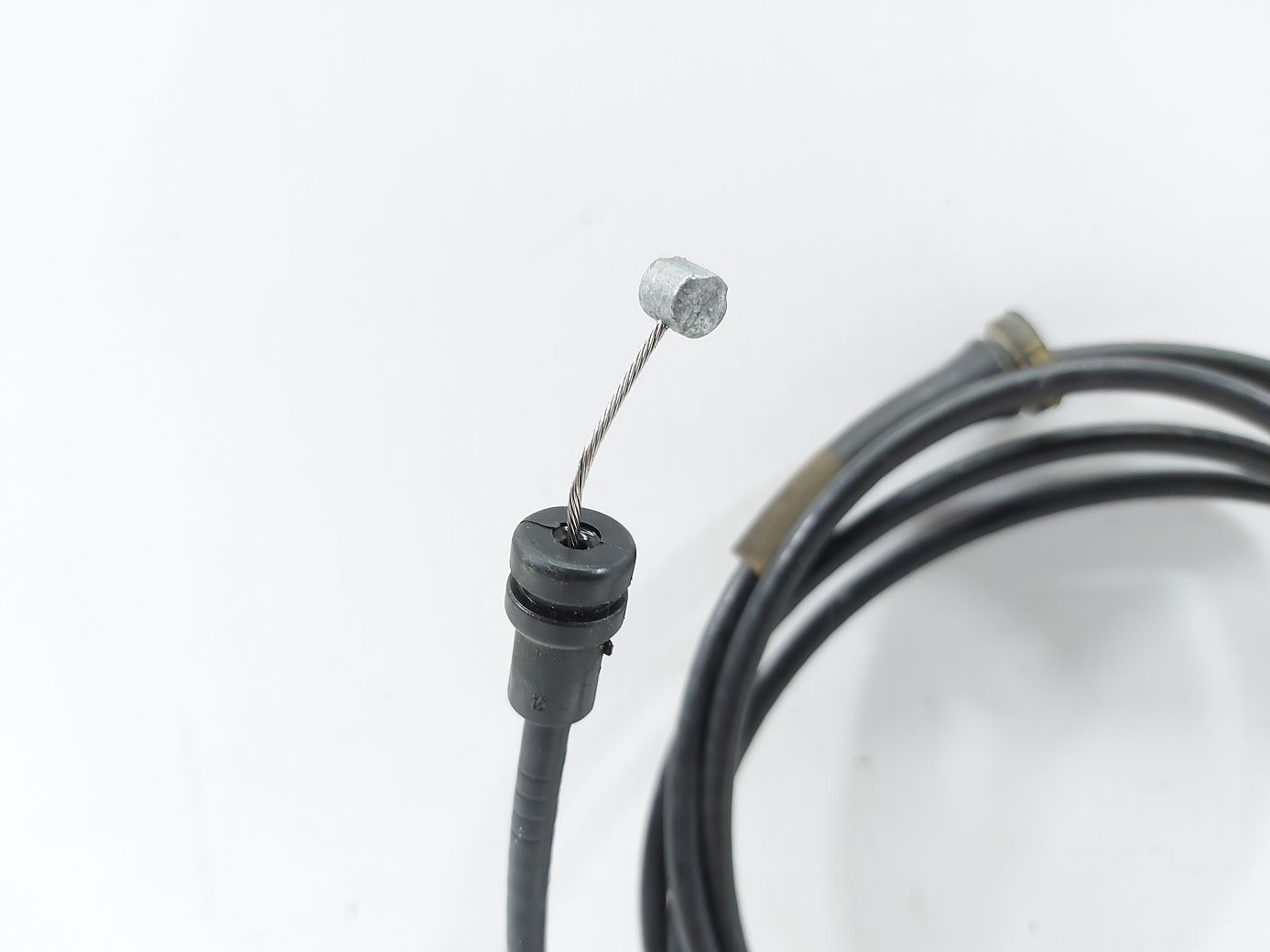 Hhr Трос замку капота Chevrolet HHR 2006-2011 25825837 Chevrolet HHR 3