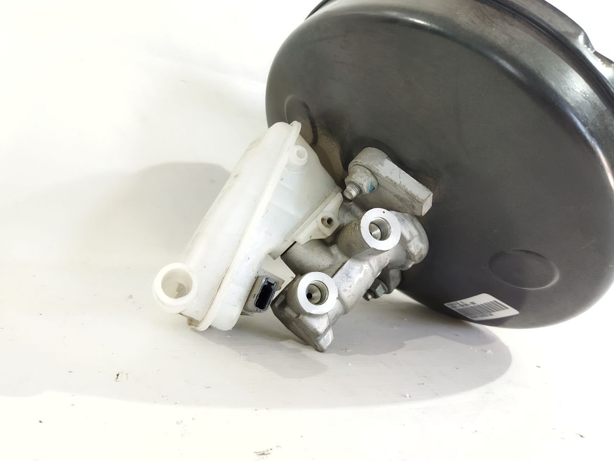 Fiesta Головний гальмівний циліндр Ford Fiesta 2011-2019 AE8Z2005B Ford Fiesta 3