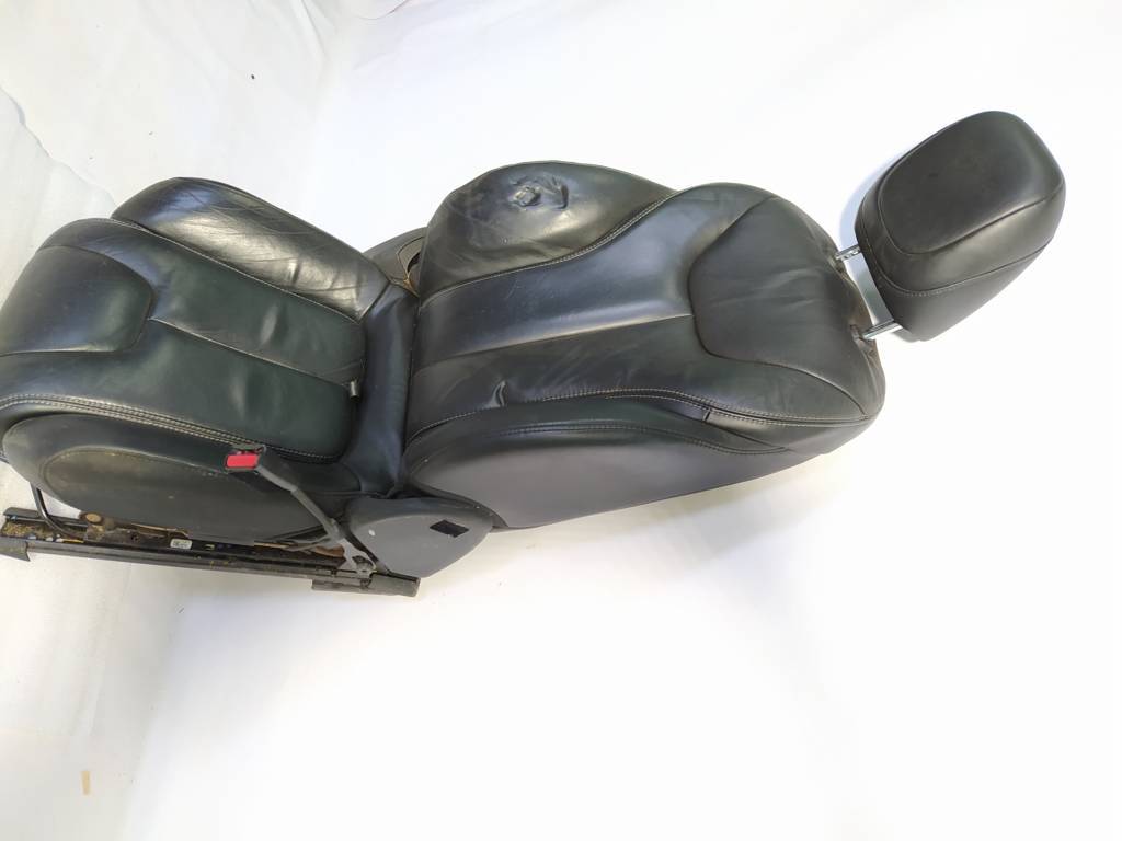 Dart Сидение переднее правое Dodge Dart 2013 68083599AA Dodge Dart 10