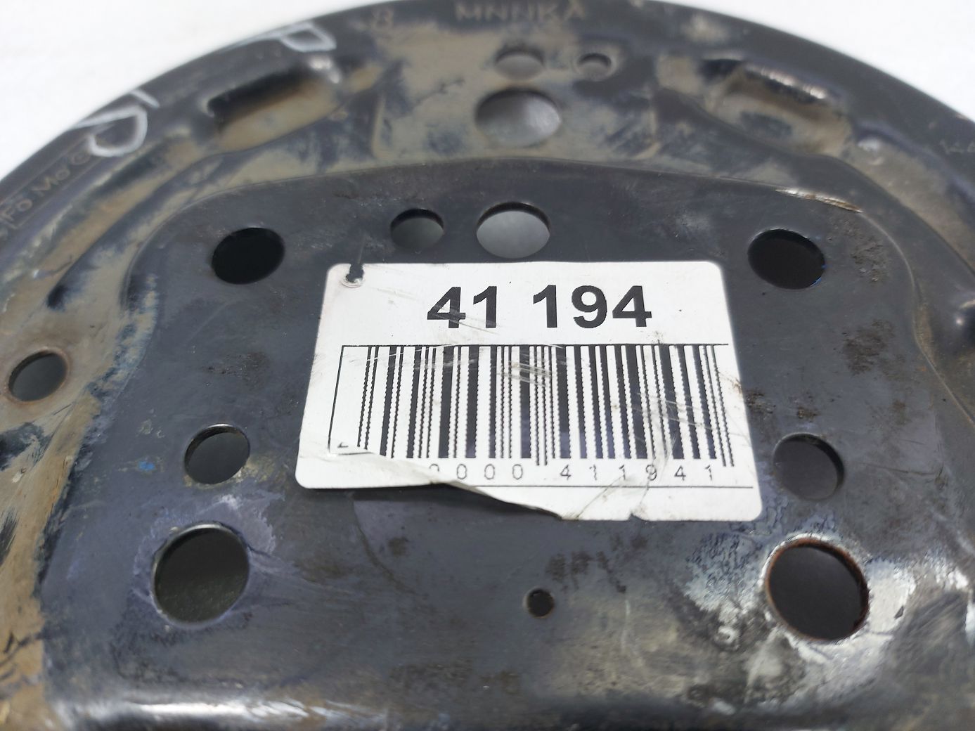 Fiesta sedan Кожух барабана гальмівного заднього правого Ford Fiesta sedan 2011-2019 8V5Z2211B Ford Fiesta sedan 3