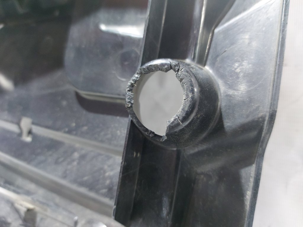 7 series Крепление бампера заднего правое BMW 7 2012 51127183886 BMW 7 4