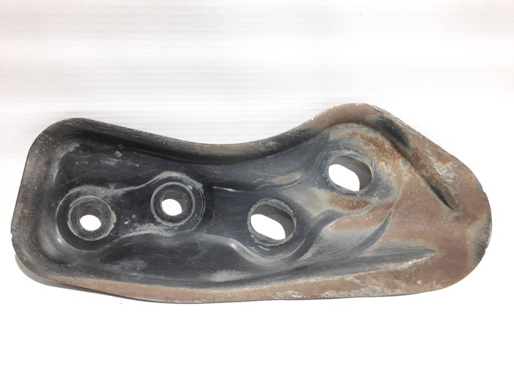 Dart Кронштейн подрамника переднего правый Dodge Dart 2013-2019 68243406AA Dodge Dart 2