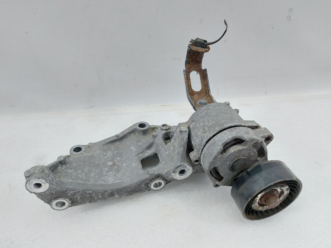 Forester. Ролик натяжной ремня генератора Subaru Forester 2014-2018 23769AA111 Subaru Forester