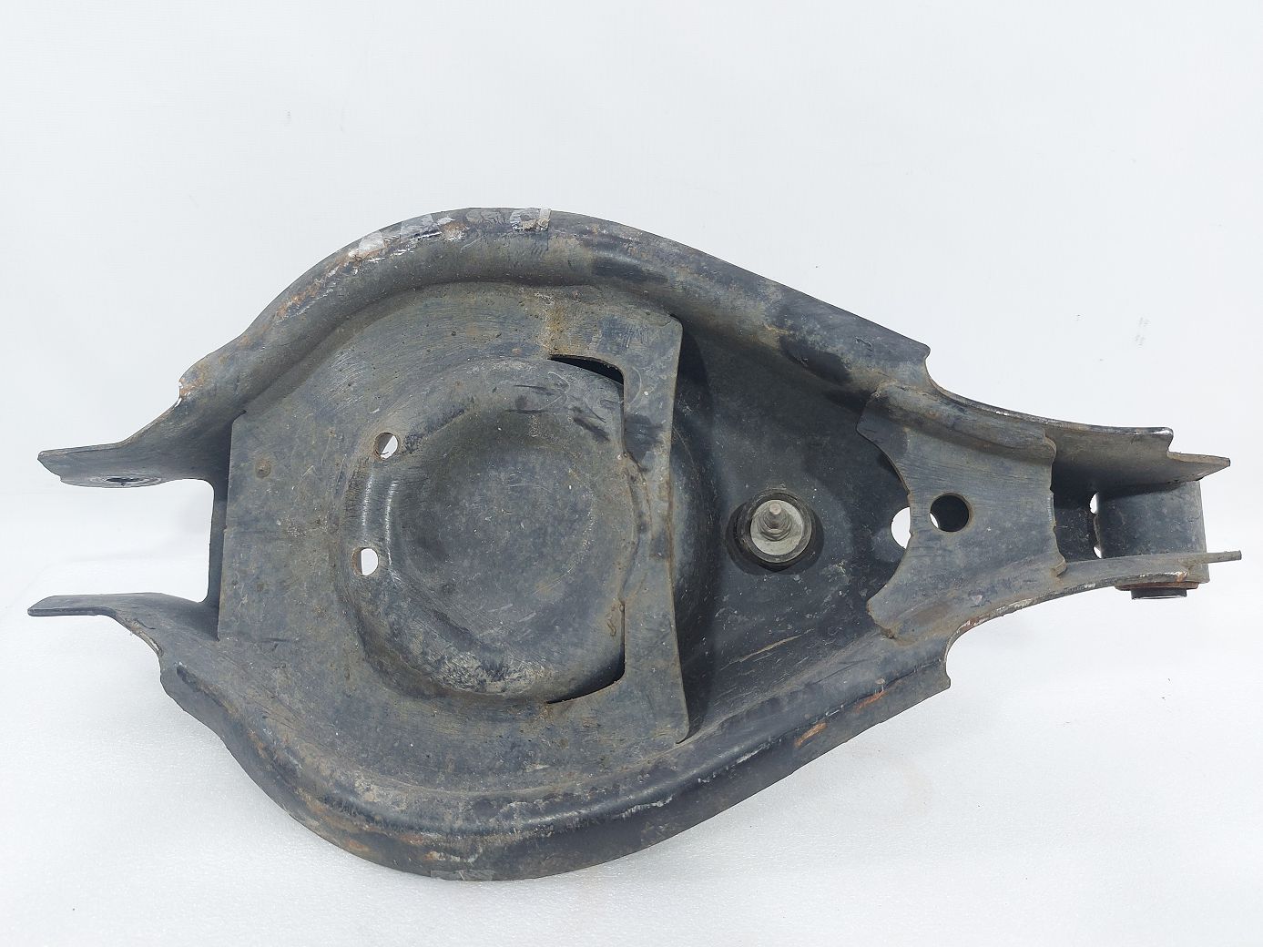 Equinox Важіль задньої підвіски лівий нижній під пружину Chevrolet Equinox 2010-2017 20830782 Chevrolet Equinox 2