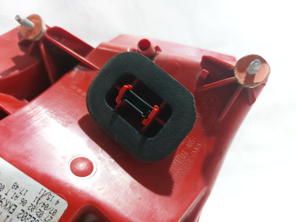 Товари з дефектами Ліхтар задній правий (дефект) BMW 7 2012 63217182202 BMW 7 5 Товари з дефектами Ліхтар задній правий (дефект) BMW 7 2012 63217182202 BMW 7 5