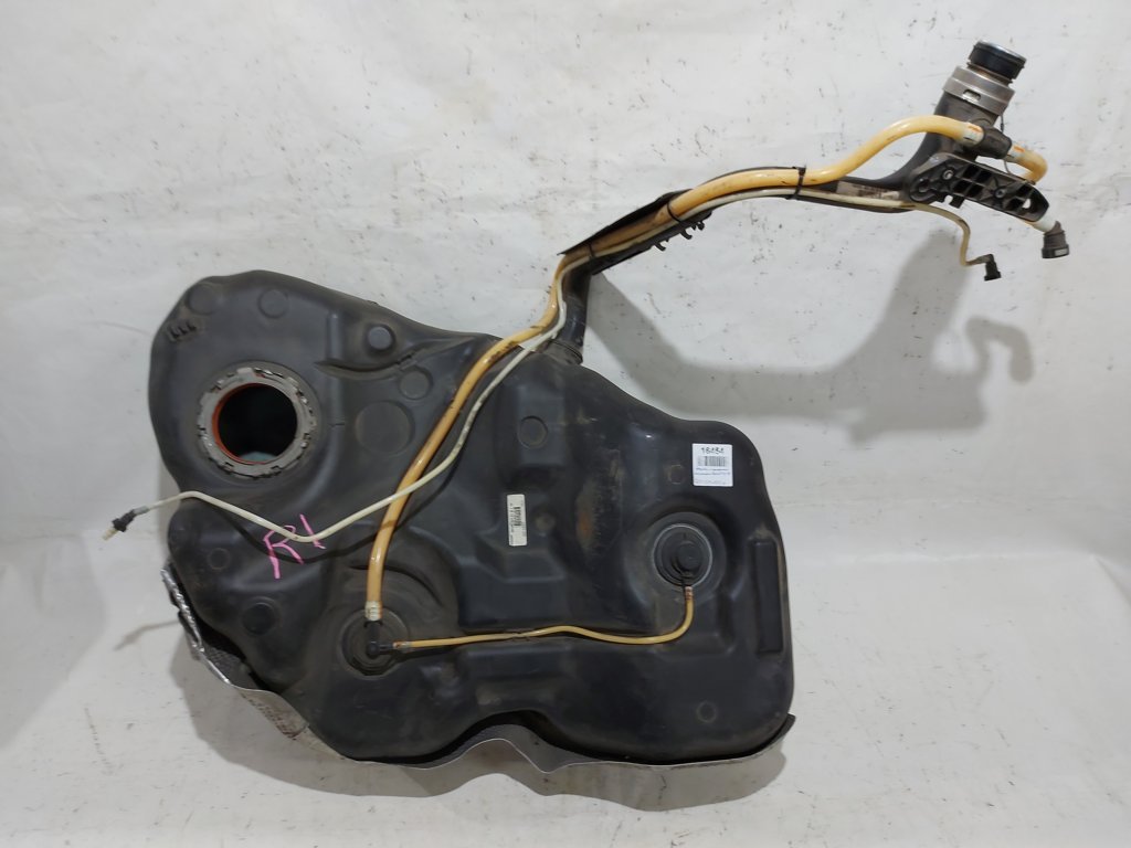 Passat s Бензобак с горловиной Volkswagen Passat S 2012-2016 561201055A Volkswagen Passat S 15