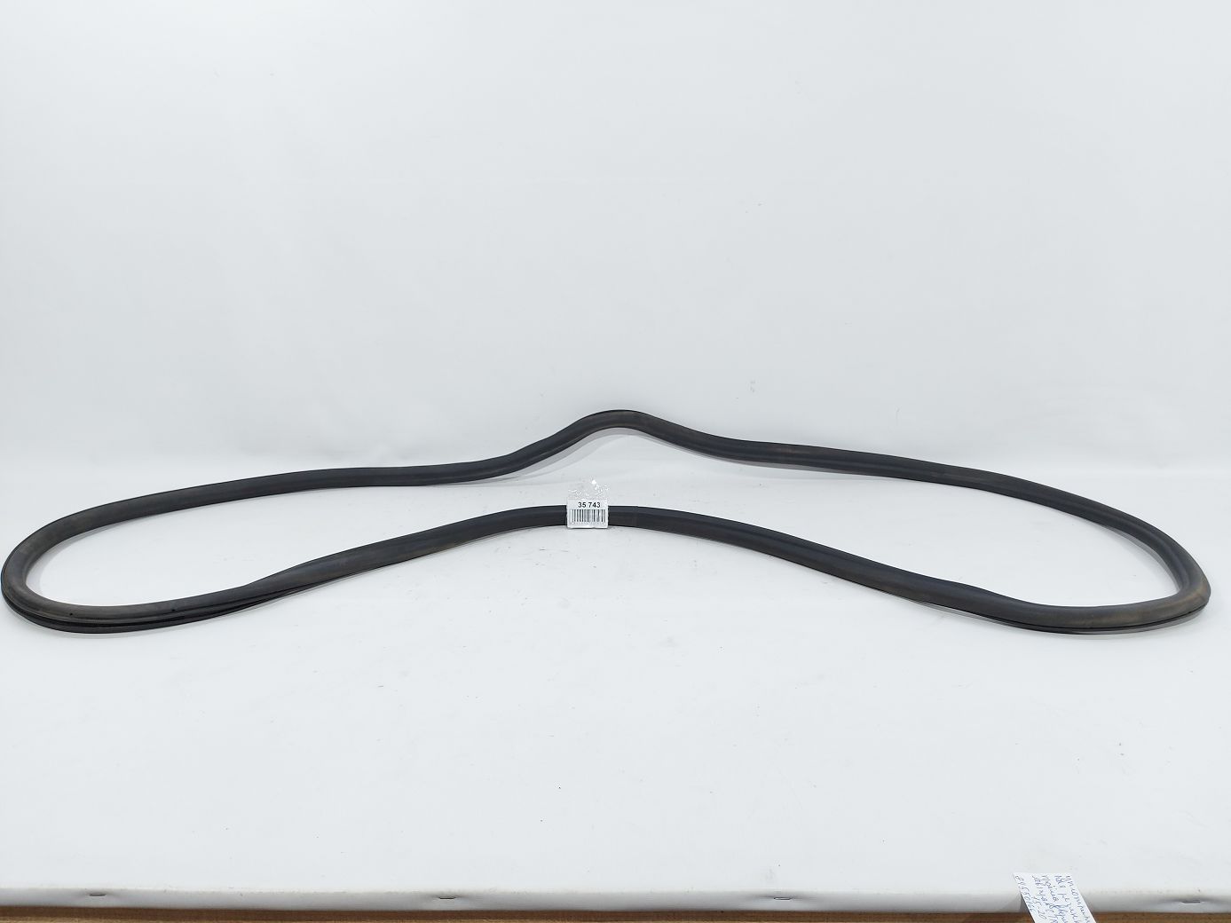 Trax. Уплотнительная резинка проёма двери передней левой/правой Chevrolet Trax 2015-2021 94550166 Chevrolet Trax