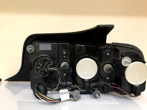 Товари з дефектами Ліхтар задній лівий (скіл) Ford Mustang 2010-2012 AR3Z13405B Ford Mustang 2