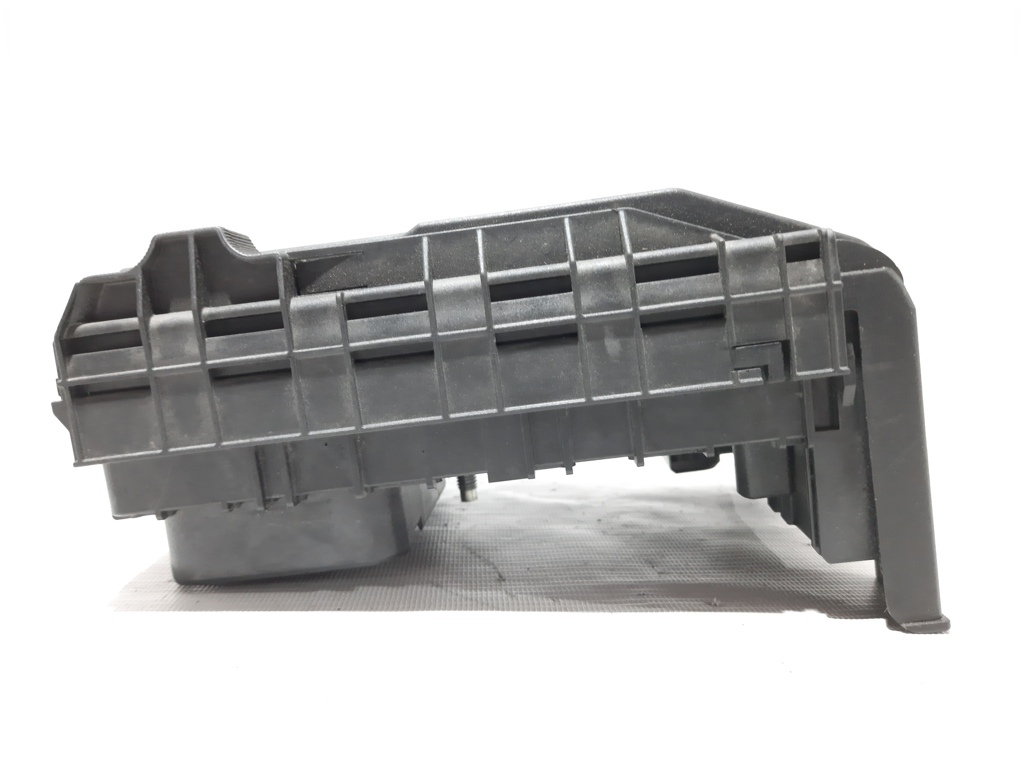 Passat cc Блок предохранителей под капотом Volkswagen Passat CC 2005-2017 1K0937132F Volkswagen Passat CC 7