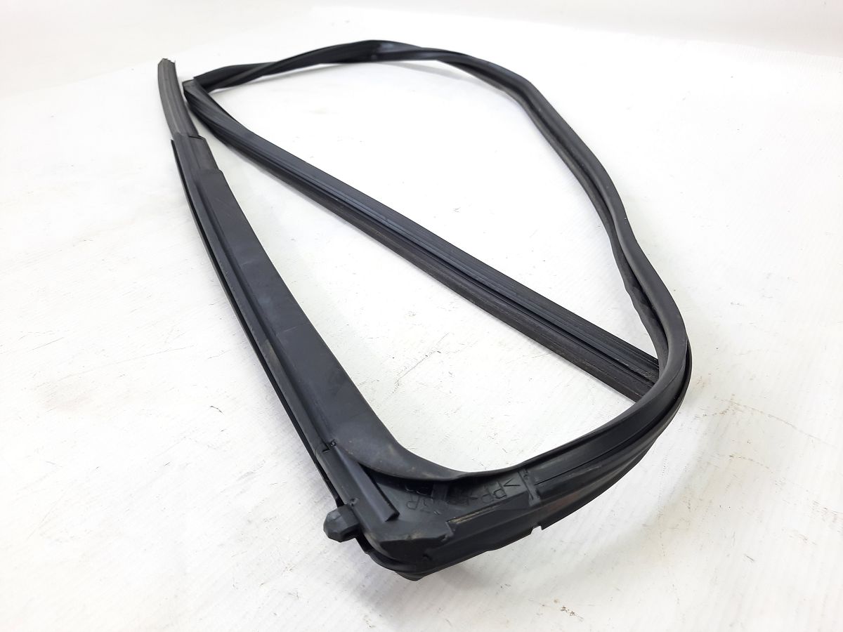 Scion iq Уплотнительная резинка стекла двери передней правой Toyota Scion IQ 2012-2013 6814174020 Toyota Scion IQ 4