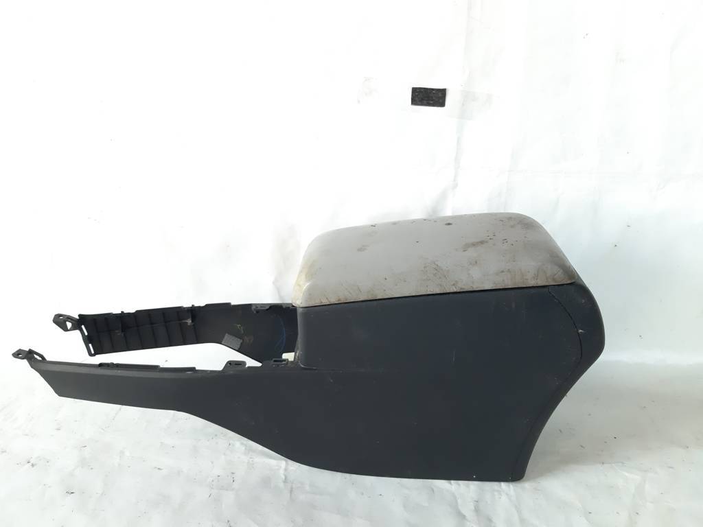 Camry Підлокітник консолі центральної (цвіль) Toyota Camry 2012-2017 5892006021C4 Toyota Camry 2