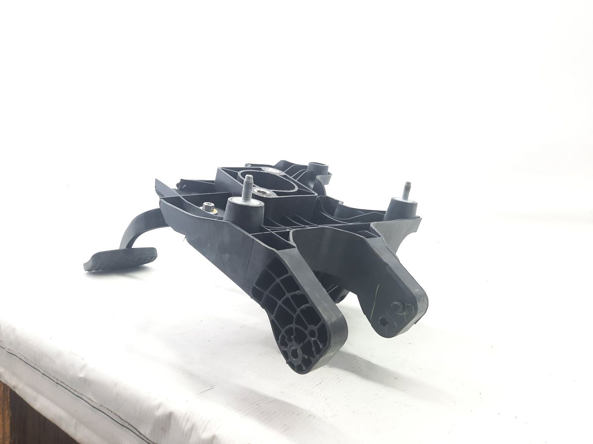 Trax Педаль гальма Chevrolet Trax 2017 84090726 Chevrolet Trax 9