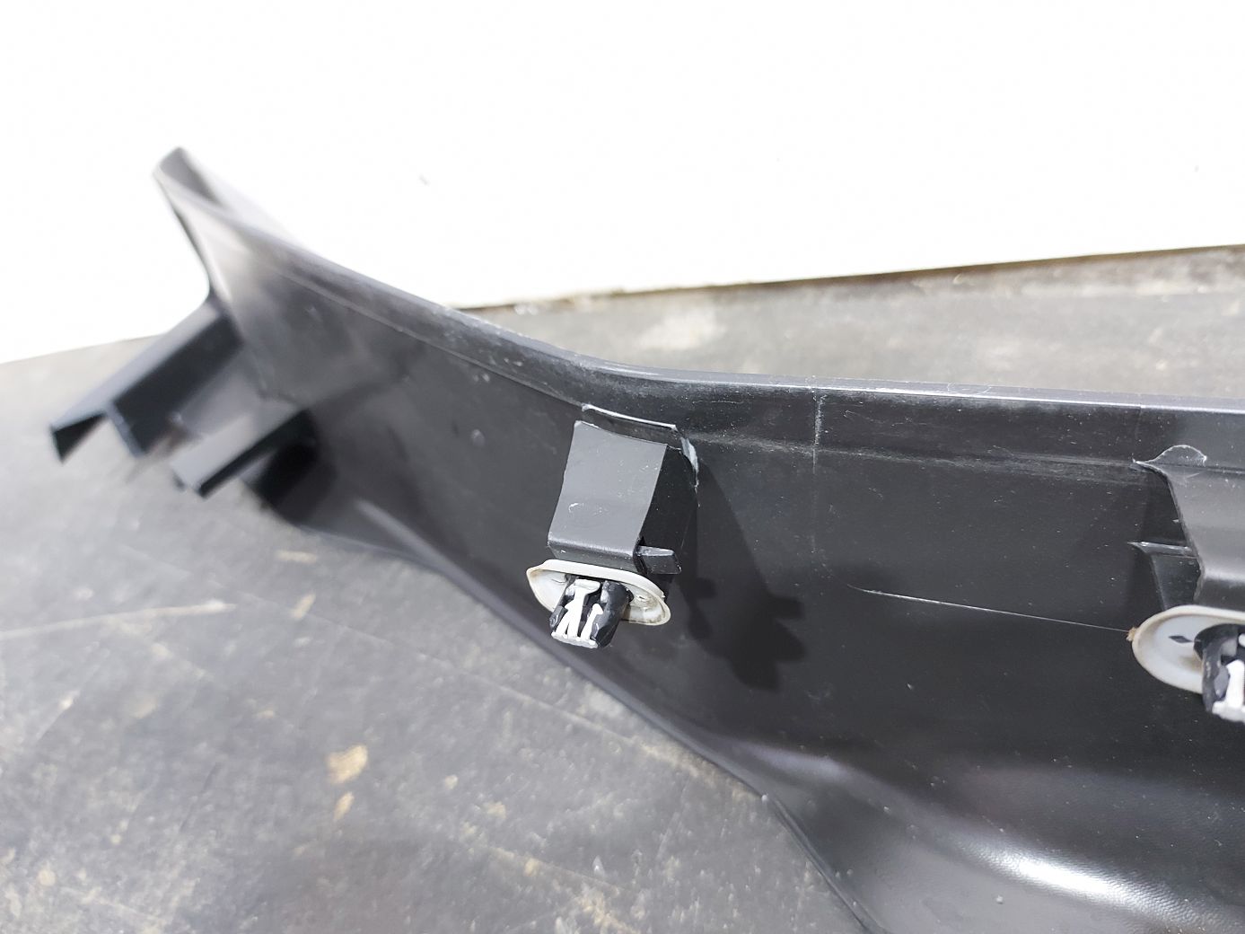 Regal Обшивка порога правого Buick Regal 2011-2017 22870182 Buick Regal 5