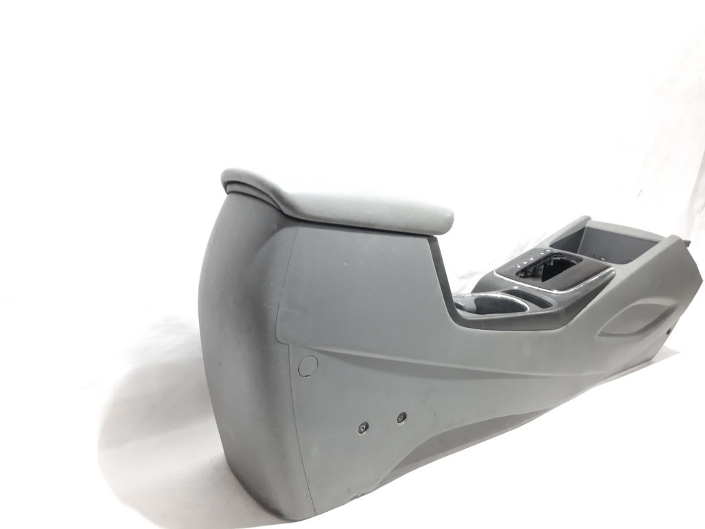 Forte Центральная консоль Kia Forte 2017-2018 84611B0000D8D Kia Forte 6