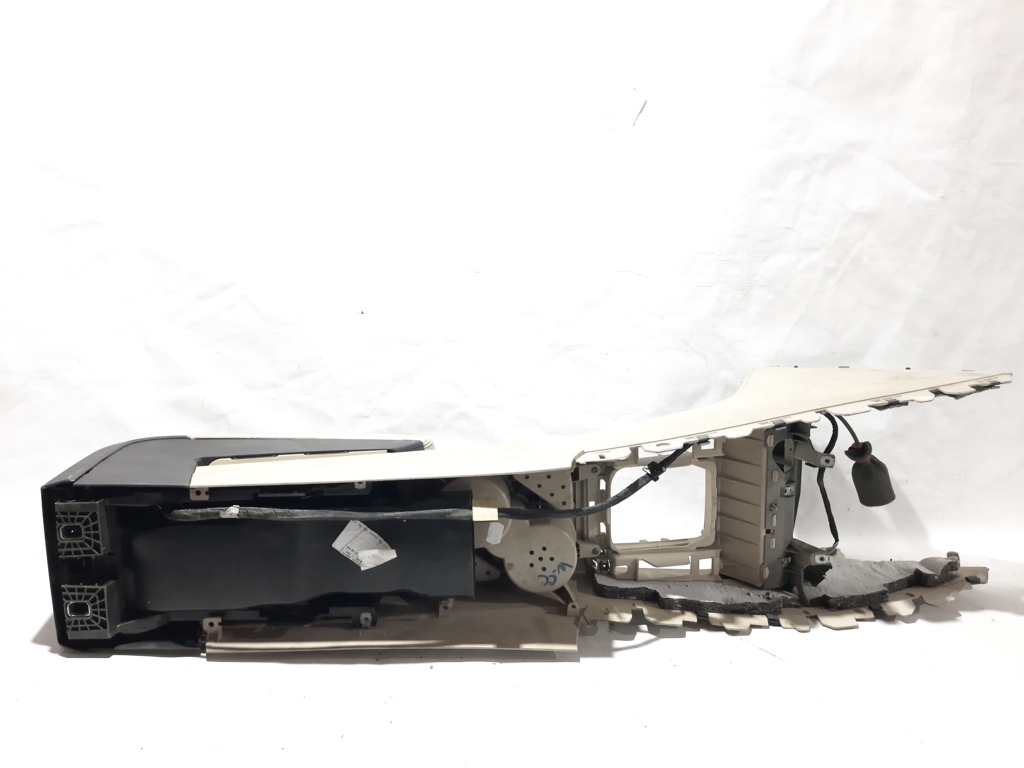 Passat cc Центральная консоль с подлокотником Volkswagen Passat CC 2011-2017 3AB8632431QB Volkswagen Passat CC 5