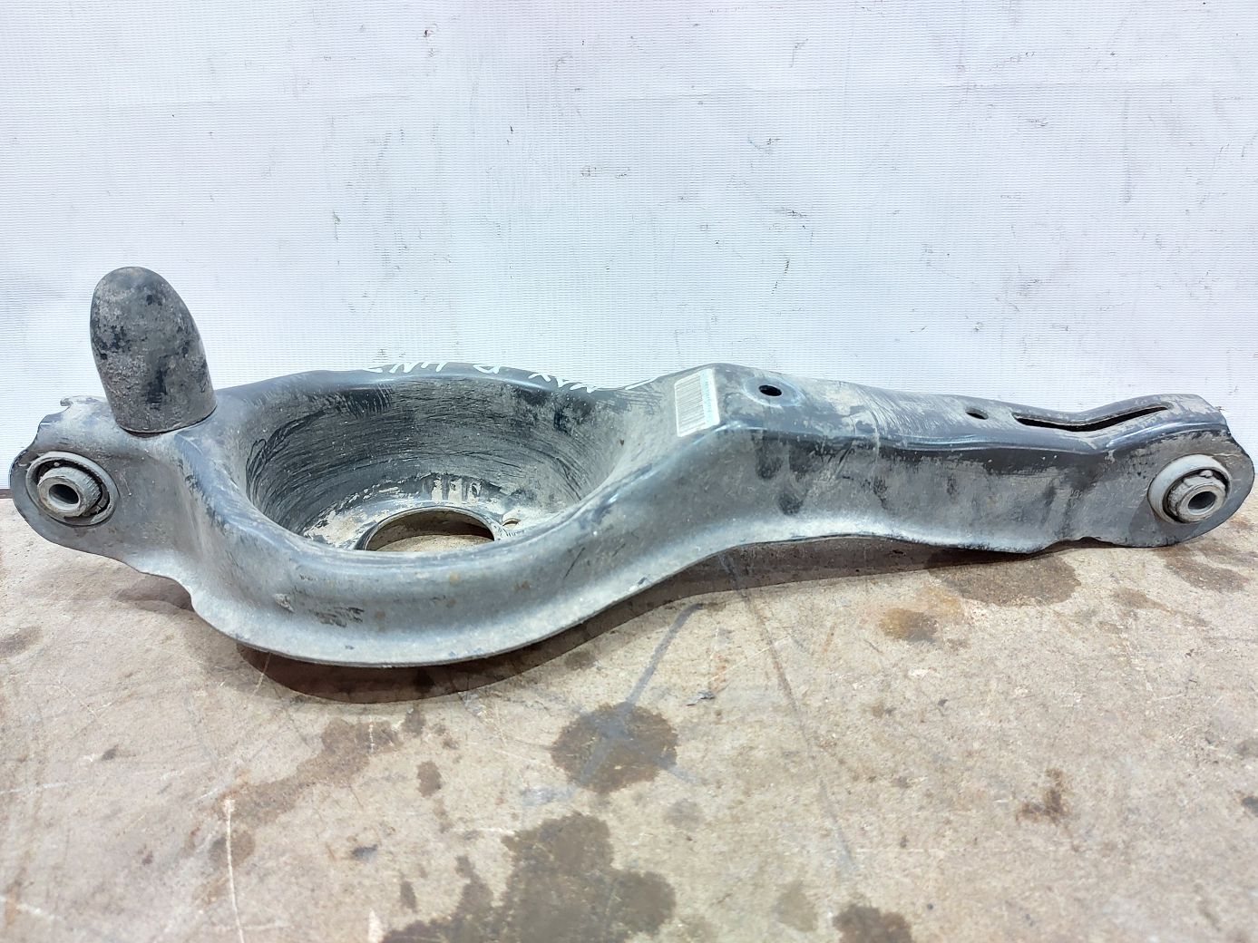 C-max Рычаг задний левый/правый нижний под пружину Ford C-Max 2013-2018 FV6Z5500A Ford C-Max 6