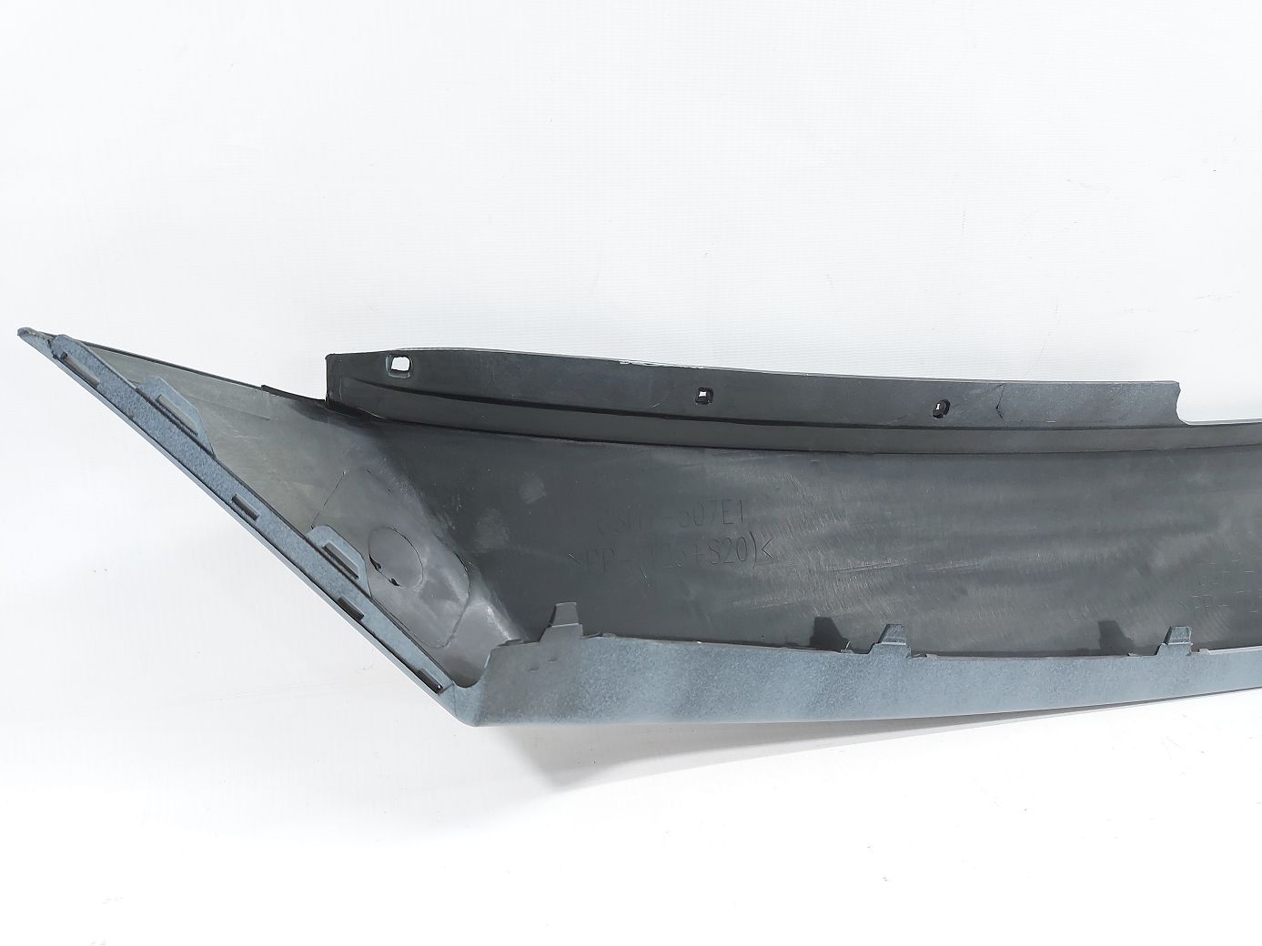 Накладки Накладка радиатора верхняя Mazda 6 2014-2017 GHP950033C64 Mazda 6 5